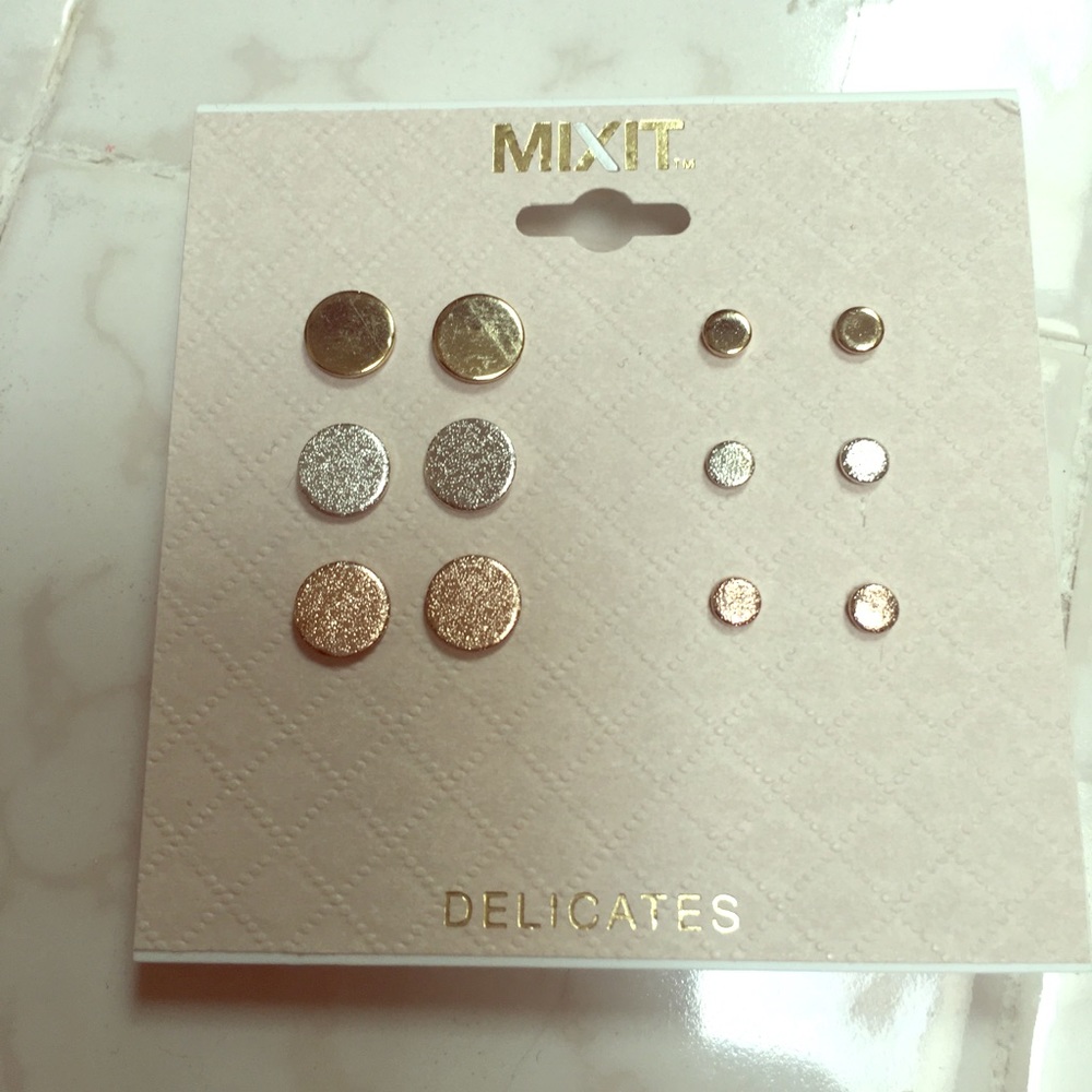 Stud earrings MIXIT